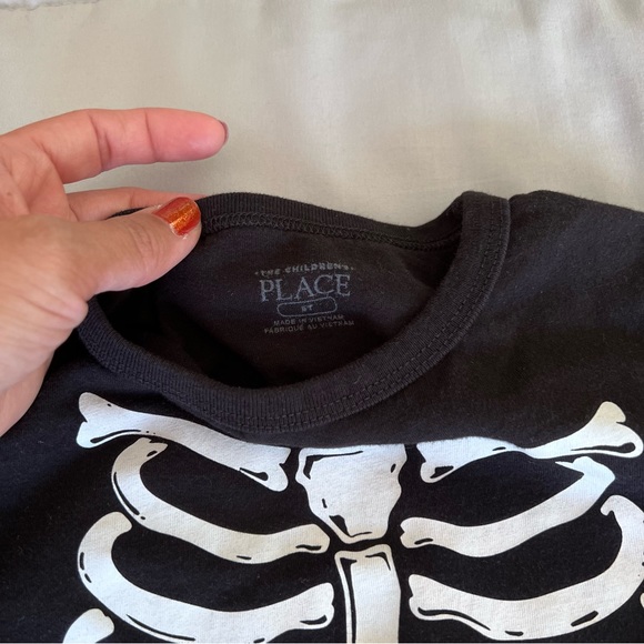 Lot of 3 Boys T-shirts - 1 Old Navy, 1 Children’s Place & 1 Carters Size 5T - Picture 9 of 13